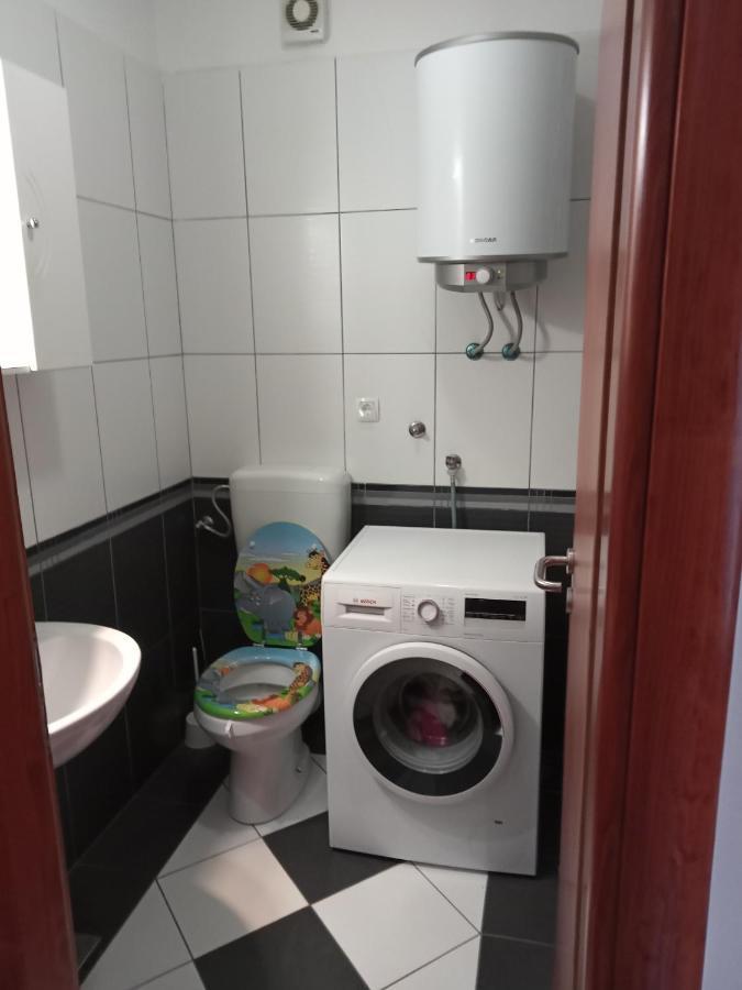 Apartman Mara 로브란 외부 사진